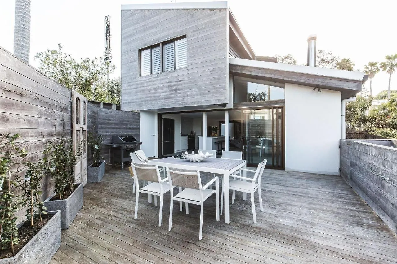 The Coconut Palm One Is A Designer Villa 선샤인 비치
